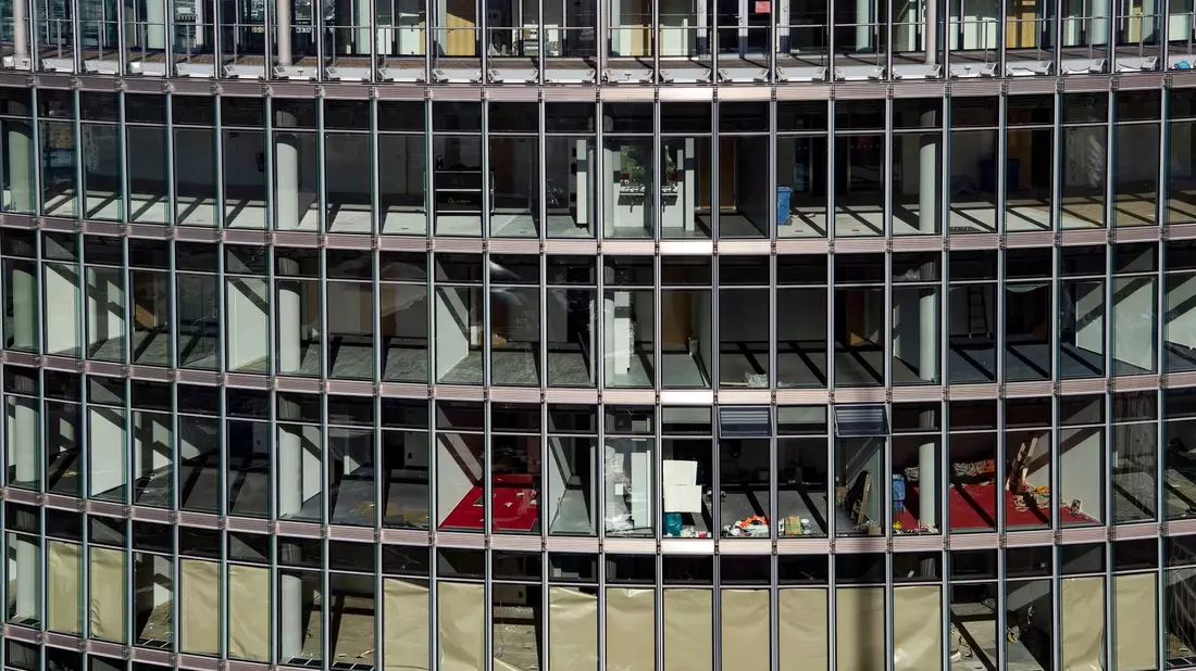 Der Markt für Gewerbeimmobilien ist seit längerer Zeit unter Druck. (Symbolbild) - Bild: Paul Zinken/dpa