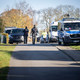 Rund 120 Kräfte sind laut Polizei bei den Durchsuchungen im Einsatz.  - Foto: Philip Dulian/dpa