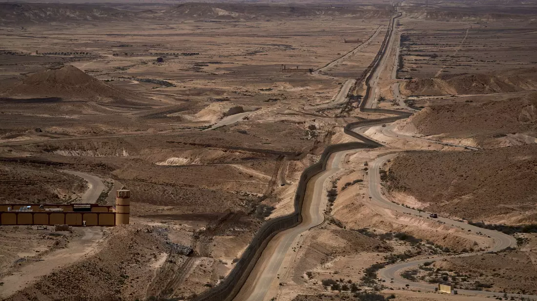 Grenzgebiet zwischen Israel und Ägypten. (Archivbild) - Bild: Leo Correa/AP/dpa