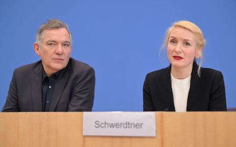 Die Linkenvorsitzenden Jan van Aken und Ines Schwerdtner gehen auf Distanz zu einem Beschluss des eigenen Jugendverbands zu Israel. (Archivbild) - Foto: Soeren Stache/dpa