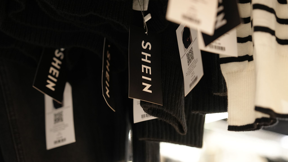 Frankreich hat am Pariser Flughafen eine Großkontrolle von Shein-Lieferungen gestartet (Archivbild). - Foto: Aurelien Morissard/AP/dpa