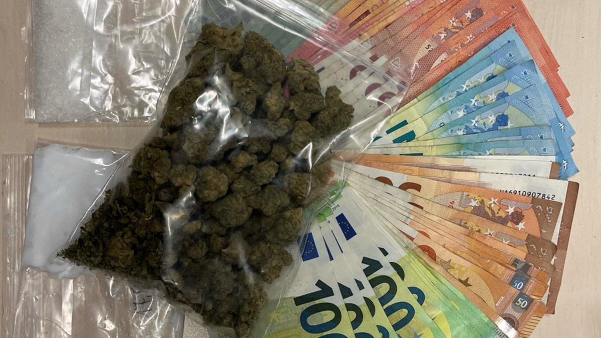 POL-K: 251106-5-K/LEV Mutmaßlicher Dealer festgenommen - Polizei stellt scharfe Schusswaffe und Drogen sicher - Foto: presseportal.de