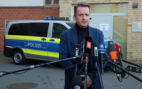 Oberstaatsanwalt Harald Nowack gibt in Rostrock bekannt, worauf viele wochenlang gewartet haben: Im Fakk des achtjährigen Fabian ist ein Haftbefehl ergangen. - Foto: Bernd Wüstneck/dpa