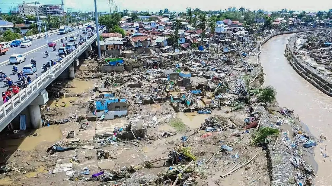 Erst vor wenigen Tagen riss der verheerende Taifun «Kalmaegi» auf den Philippinen Hunderte Menschen in den Tod. - Bild: Philippine Red Cross/XinHua/dpa