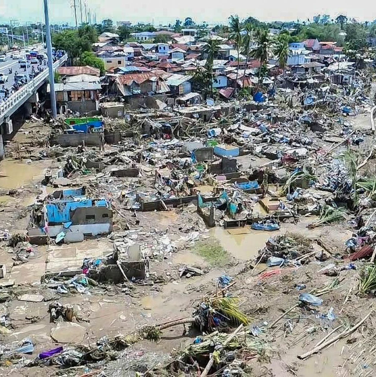 Erst vor wenigen Tagen riss der verheerende Taifun «Kalmaegi» auf den Philippinen Hunderte Menschen in den Tod. - Foto: Philippine Red Cross/XinHua/dpa