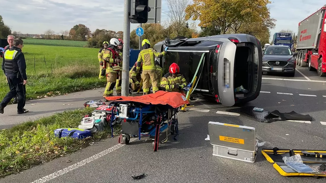 FW Alpen: Verkehrsunfall mit zwei Pkw - Bild: presseportal.de