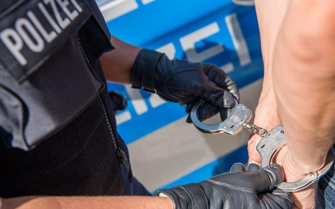 BPOL NRW: Bundespolizei vollstreckt Haftbefehl bei Ausreisekontrolle am Flughafen Köln/Bonn - Foto: presseportal.de