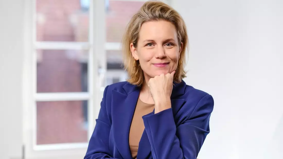 Wenn der Spediteur nicht reicht: Janine Lampprecht von der Grenzlotsen GmbH erklärt, warum Unternehmen Zollkompetenz im eigenen Haus brauchen - Bild: presseportal.de