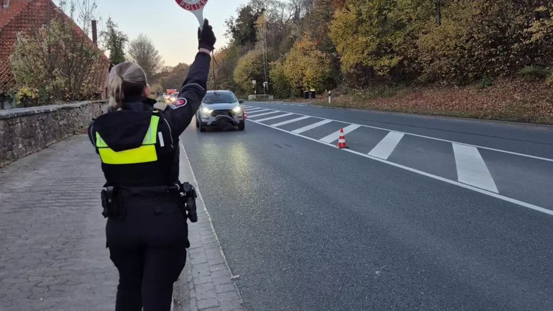 POL-HI: Verkehrskontrollen des PK Elze im Rahmen der Verkehrssicherheitswoche - Bild: presseportal.de