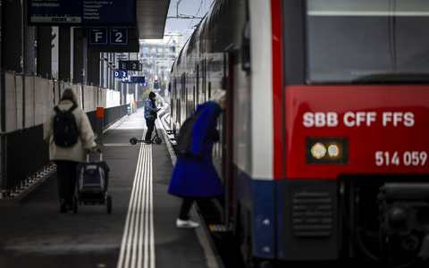 Siemens liefert Züge in die Schweiz (Symbolbild) - Foto: Michael Buholzer/KEYSTONE/dpa