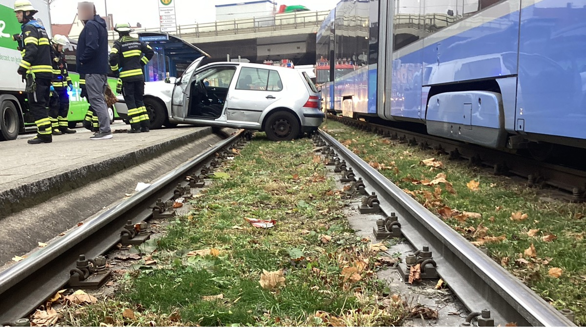 FW-M: Verkehrsunfall in der Innenstadt endet glimpflich (Neuhausen-Nymphenburg) - Foto: presseportal.de