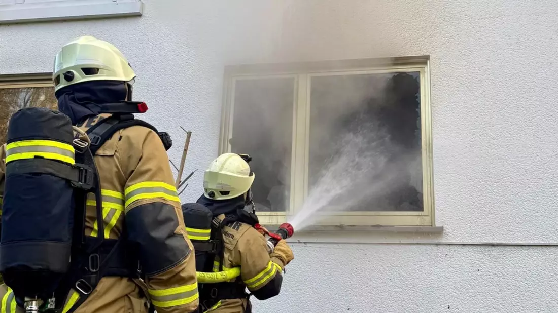 FW-OE: Eine schwer verletzte Person nach Wohnungsbrand - Bild: presseportal.de