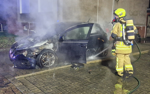 FW-BOT: Elektroauto brennt - Foto: presseportal.de