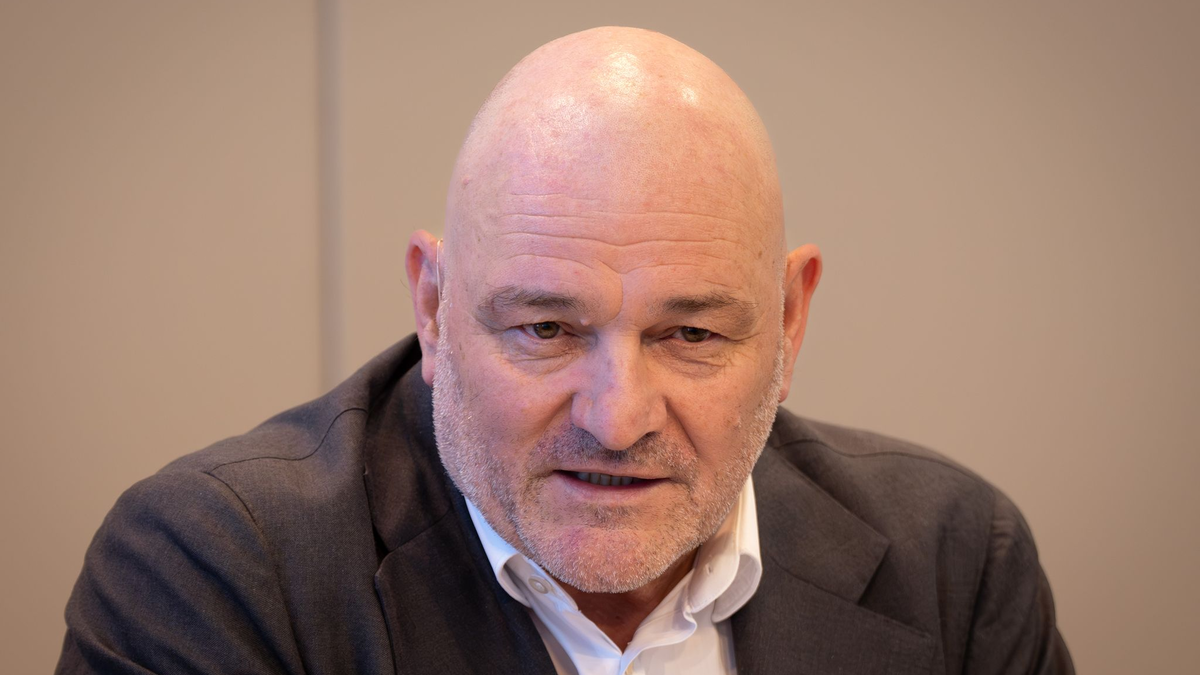 Der stellvertretende Brandenburger Ministerpräsident und Finanzminister Robert Crumbach (BSW) hofft auf eine Lösung im Streit um die Rundfunkreform. (Archivbild) - Foto: Soeren Stache/dpa