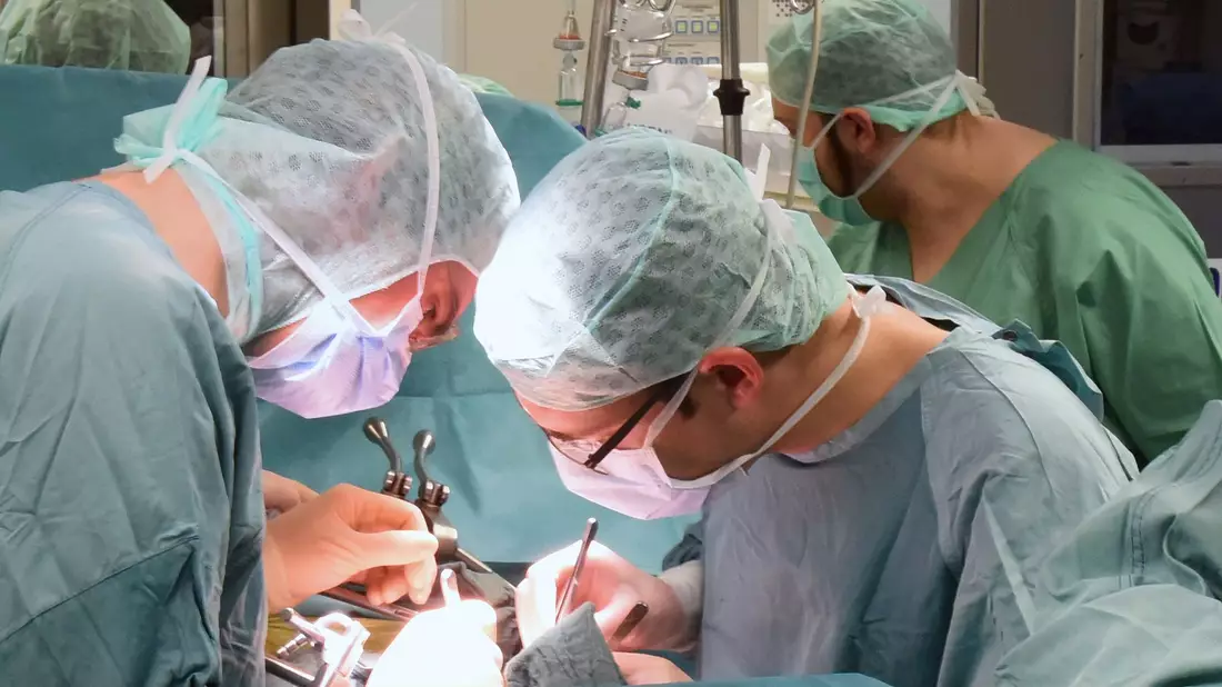 Nierentransplantation in Leipzig - Bild: Waltraud Grubitzsch/dpa