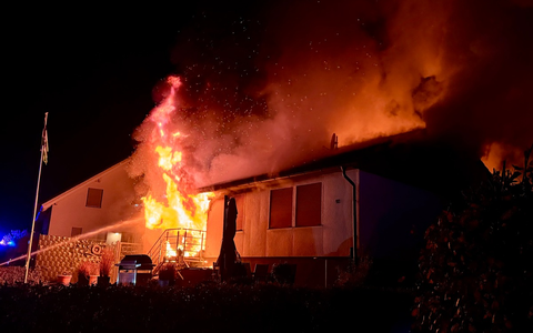 FW-OE: Gebäudevollbrand in Attendorn-Biekhofen - Foto: presseportal.de