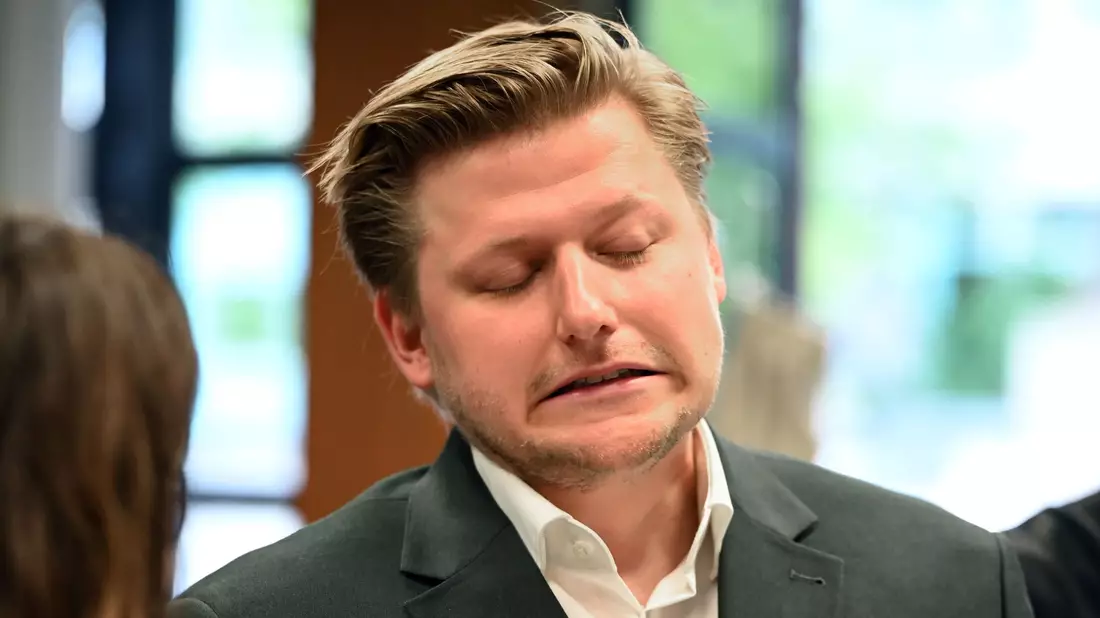 Satiriker Sebastian Hotz postete sehr feministisch und woke, gab dann aber eines Tages zu, privat nicht immer den eigenen Ansprüchen genügt zu haben. (Archivbild) - Bild: Malin Wunderlich/dpa