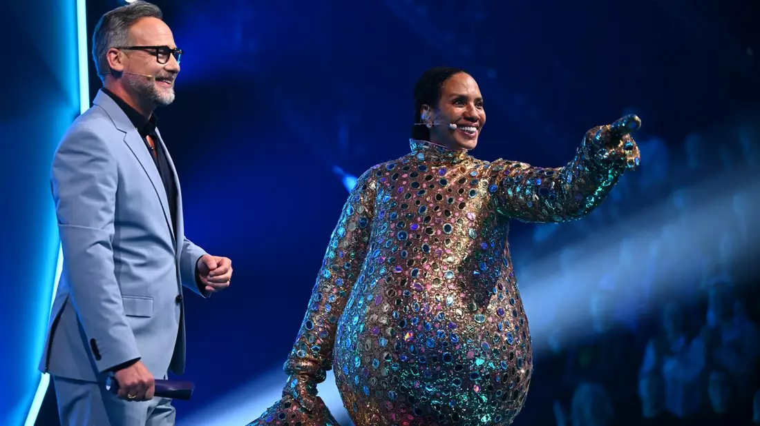 Smiley Barbara Becker Matthias Opdenhövel The Masked Singer - Bild: Joyn/Willi Weber, presseportal.de