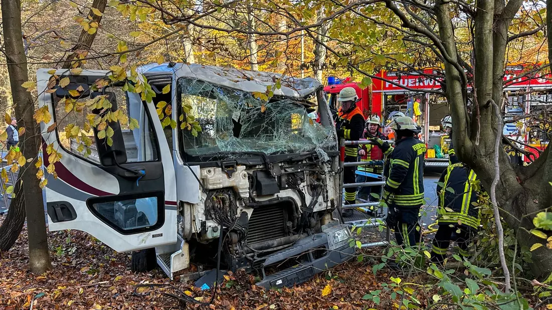 FW Rösrath: Jahresabschlussübung Eiserner Retter der Feuerwehr Rösrath - Bild: presseportal.de