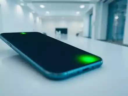 Der grüne Punkt: Warum Sie dieses Smartphone-Symbol kennen müssen - Foto: über boerse-global.de