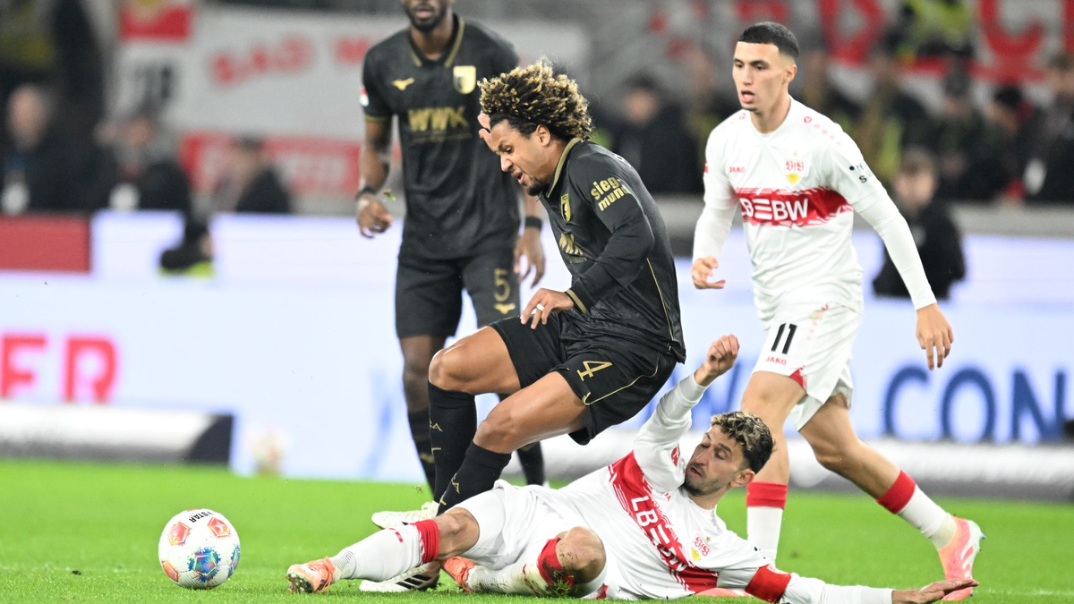 VfB-Torwart Nübel musste schon in der ersten Halbzeit zweimal hinter sich greifen. - Foto: Bernd Weißbrod/dpa