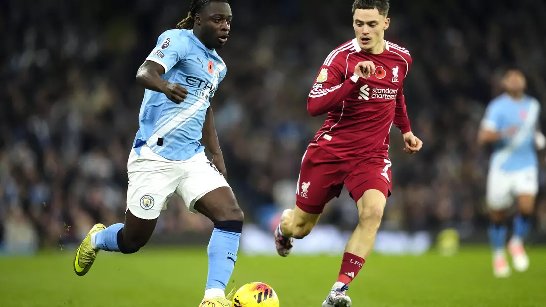 Der vermeintliche Liverpool-Ausgleich durch Virgil van Dijk (l) zählte wegen einer umstrittenen Abseitsposition nicht. - Bild: Nick Potts/PA Wire/dpa