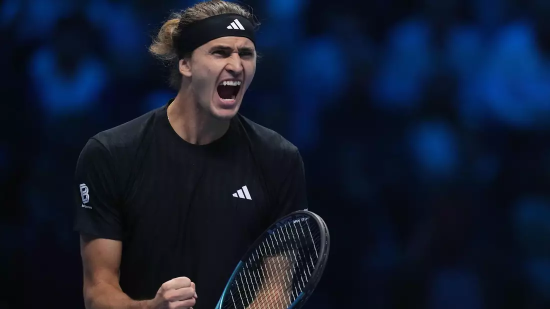 Alexander Zverev schreit seine Freude über den Auftaktsieg bei den ATP Finals heraus. - Bild: Antonio Calanni/AP/dpa