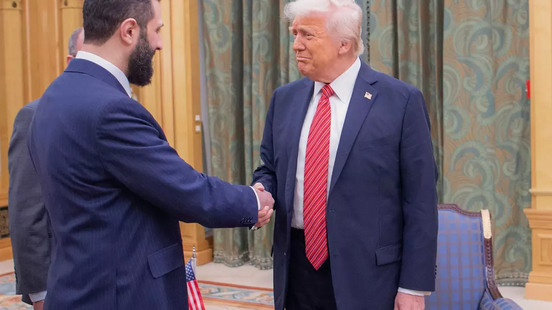 Trump und Syriens Übergangspräsident Al-Scharaa treffen sich in der US-Hauptstadt. (Archivbild) - Bild: Bandar Aljaloud/Saudi Royal Palace/dpa