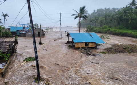 «Fung-Wong» löste teilweise schwere Überflutungen aus. - Foto: ---/Catanduanes LGU/XinHua/dpa