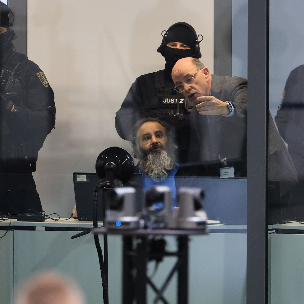 Das temporäre Gerichtsgebäude des Landgerichtes Magdeburg. - Foto: Jan Woitas/dpa