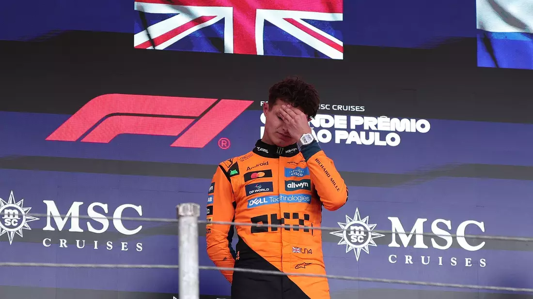 Lando Norris muss immer wieder auch Buhrufe aushalten.  - Bild: Andre Penner/AP/dpa