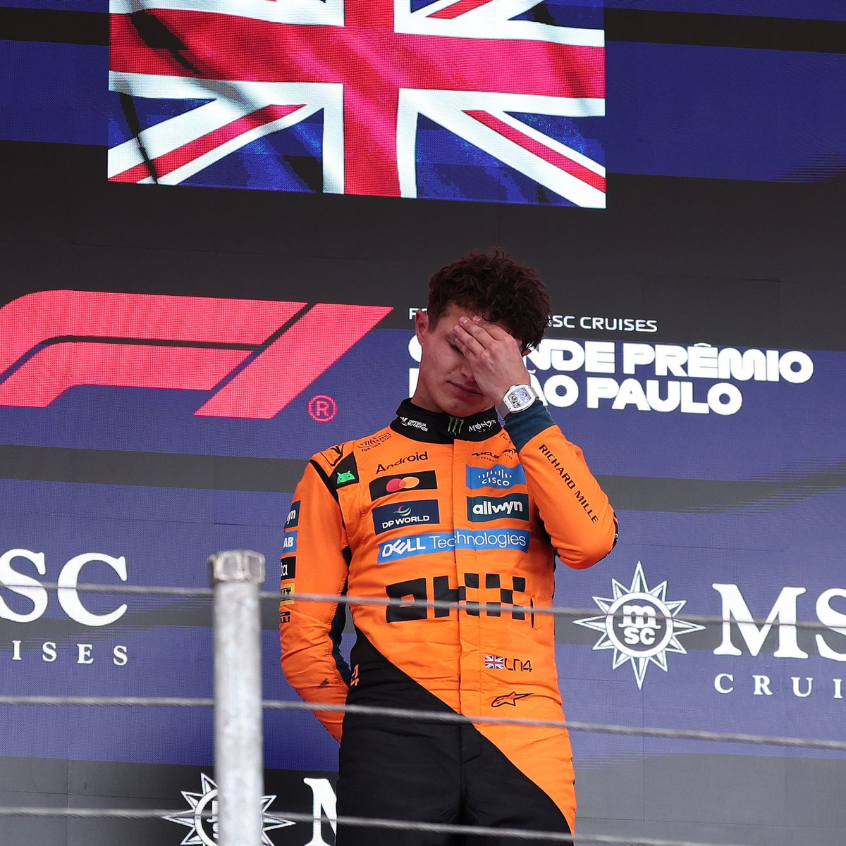 Lando Norris muss immer wieder auch Buhrufe aushalten.  - Foto: Andre Penner/AP/dpa