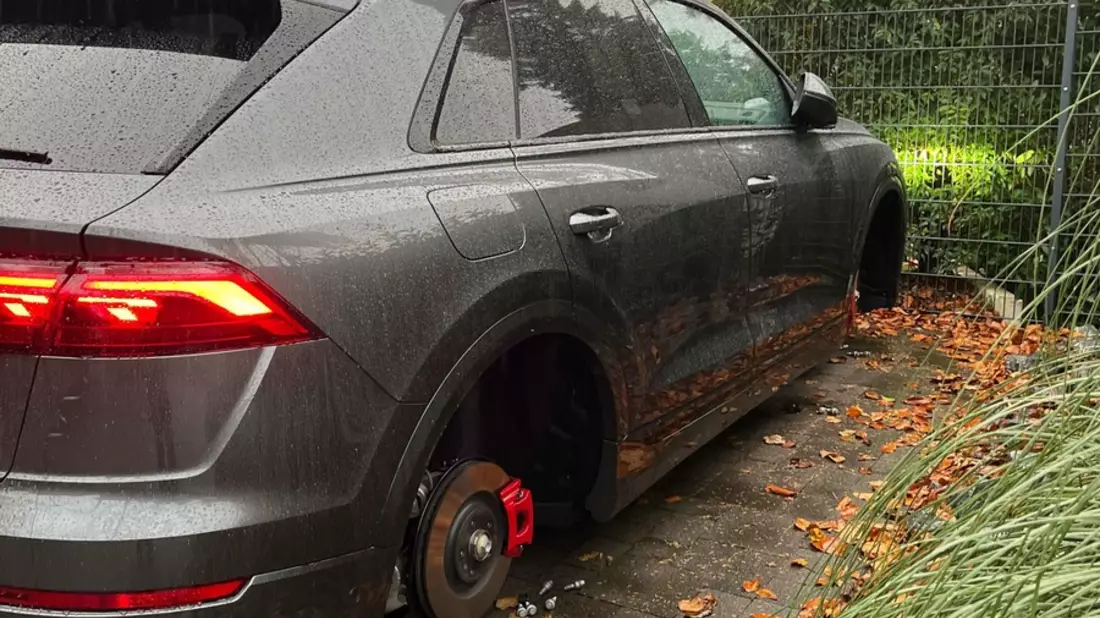 POL-RBK: Rösrath - Vier Räder eines Audi gestohlen - Bild: presseportal.de