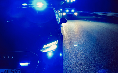 FW Alpen: Auslaufende Betriebsmittel - Foto: presseportal.de