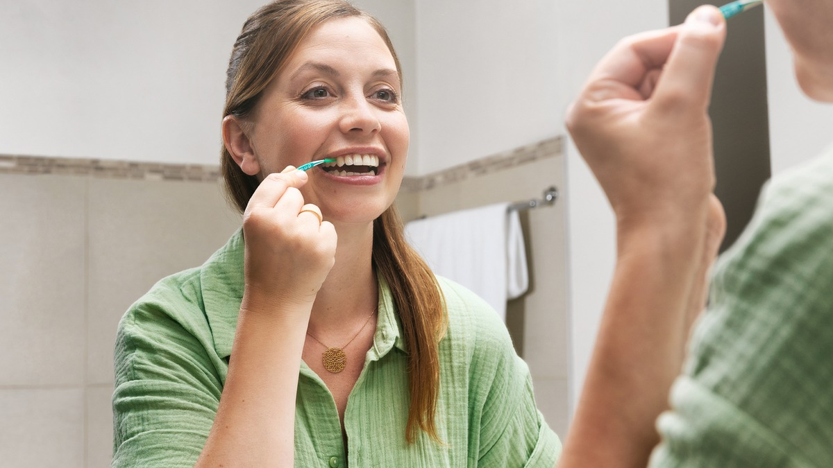 Risikofaktor Zahnzwischenraum - mehr als nur Oberflächenpflege / Gesunde Zähne brauchen mehr als glänzende Oberflächen - Foto: presseportal.de