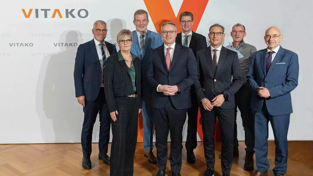 Bundesminister Dr. Karsten Wildberger würdigt 20 Jahre VITAKO - Kommunale IT-Dienstleister feiern Jubiläum im Zeichen der Verwaltungsdigitalisierung im Berliner Meistersaal - Bild: presseportal.de