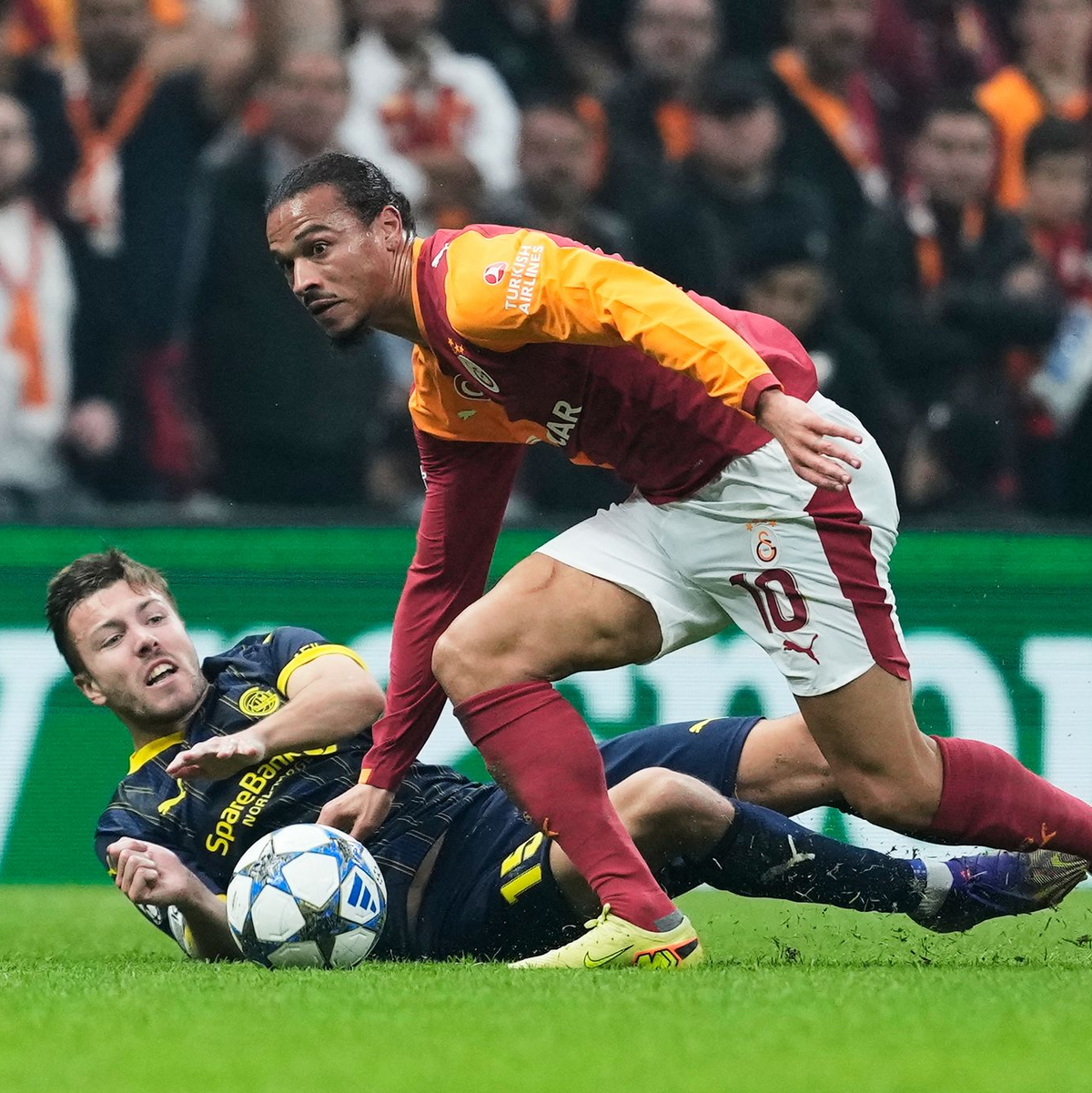 Leroy Sané ist zurück bei der Nationalmannschaft.  - Foto: Khalil Hamra/AP/dpa