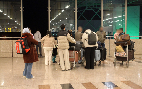 Viele ausreisewillige Afghanen harren seit Monaten oder gar Jahren in Islamabad aus. - Foto: Nabila Lalee/dpa