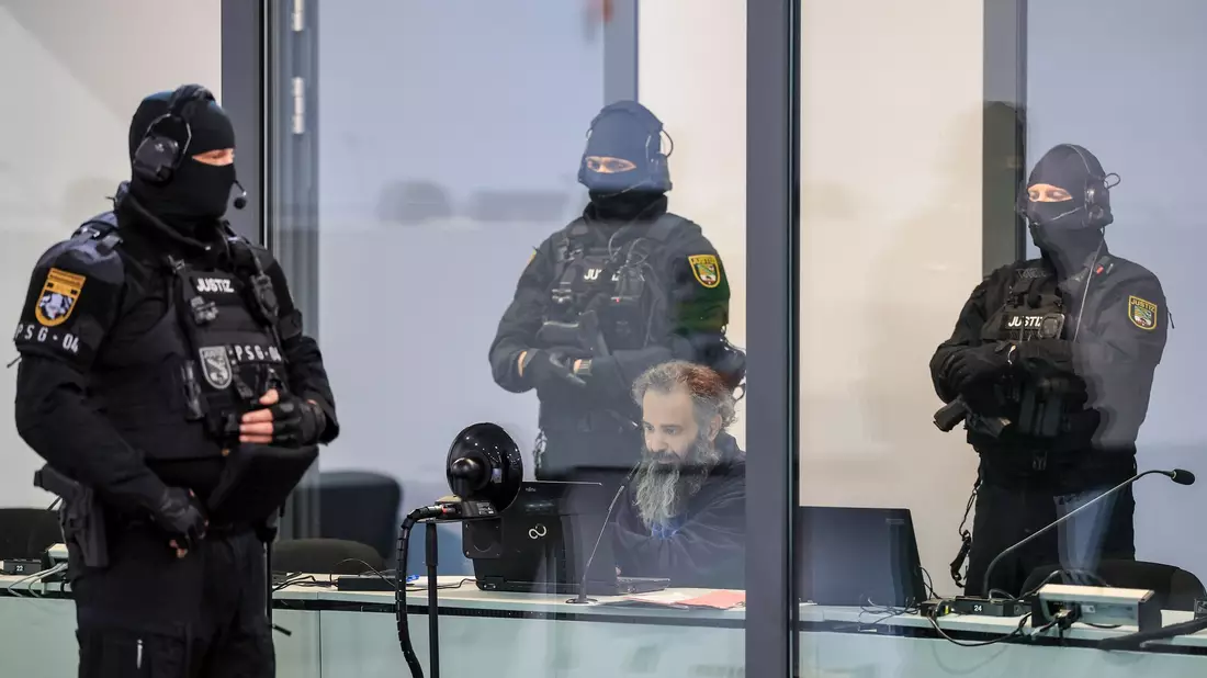 Der Vorsitzende Richter Dirk Sternberg betont, dass die Rechte aller Prozessbeteiligten gewahrt werden müssen. (Archivbild) - Bild: Jan Woitas/dpa