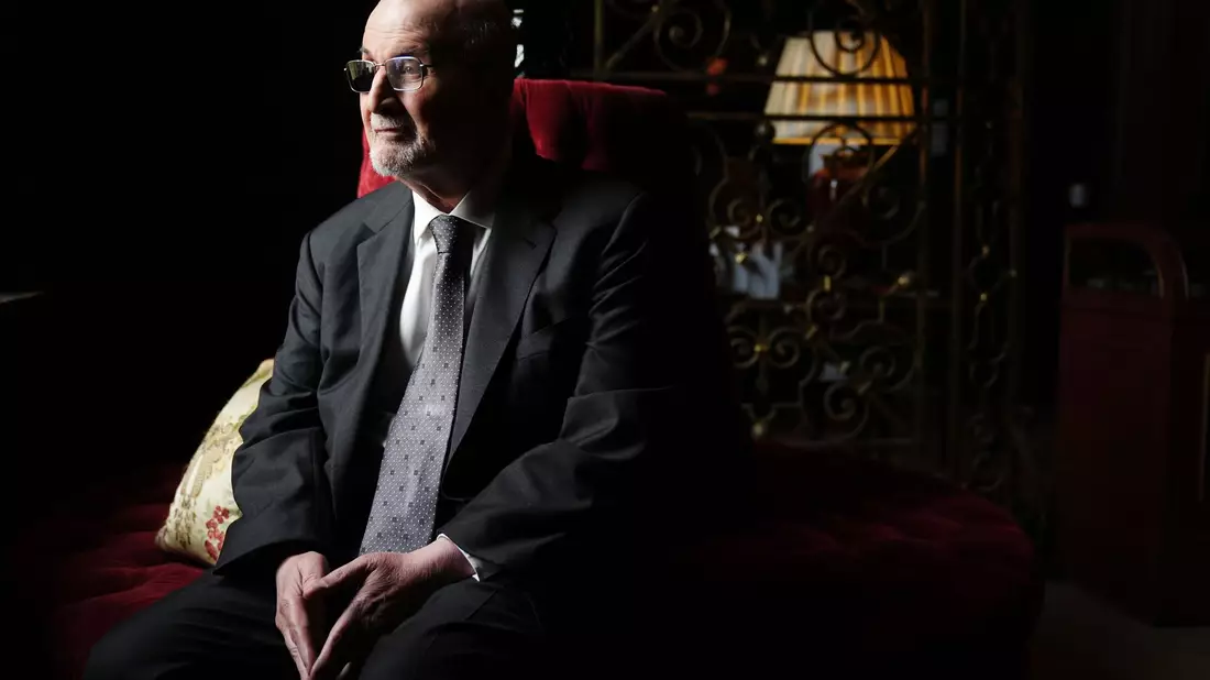 Der Schriftsteller Salman Rushdie nähert sich in seinem neuen Buch «Die elfte Stunde» der Frage an, wie man dem eigenen Ende entgegengehen kann. (Archivfoto) - Bild: Jacob King/PA Wire/dpa