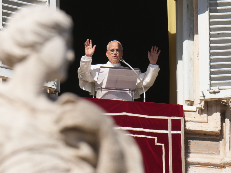 Papst Leo XIV. zelebriert seien erste Christmette. (Archivbild)  - Foto: Alessandra Tarantino/AP/dpa