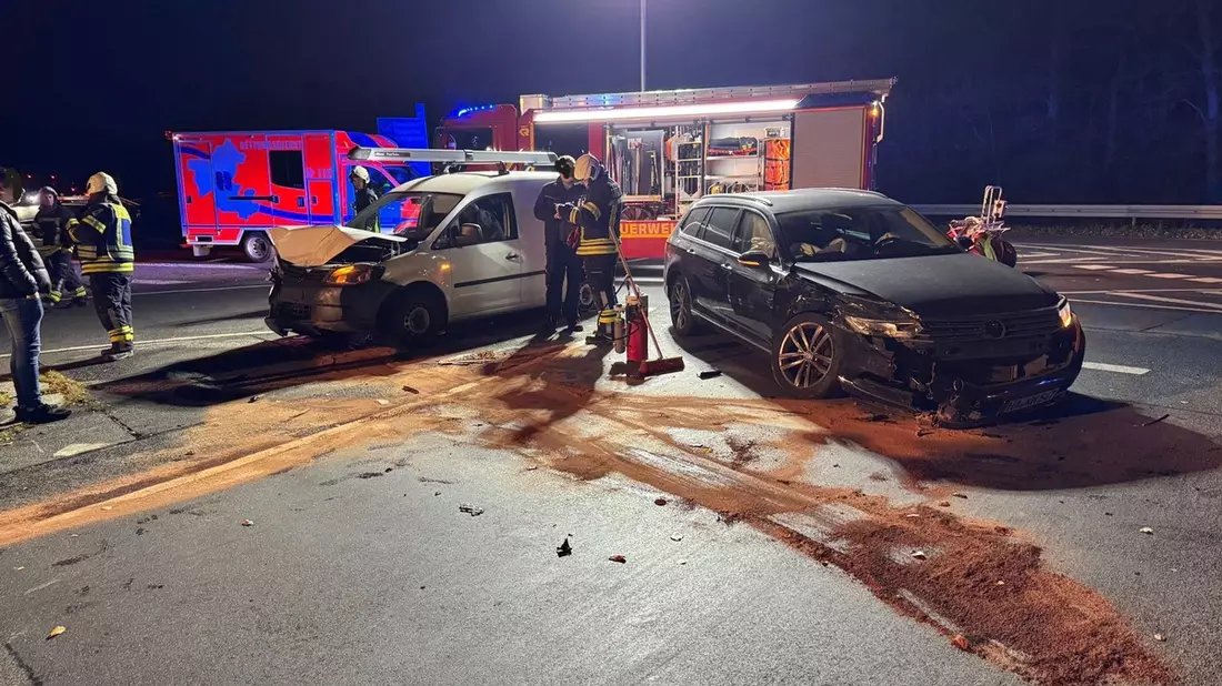 FW-EN: Feuerwehr auf Autobahn im Einsatz - Bild: presseportal.de