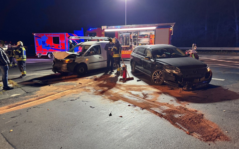 FW-EN: Feuerwehr auf Autobahn im Einsatz - Foto: presseportal.de