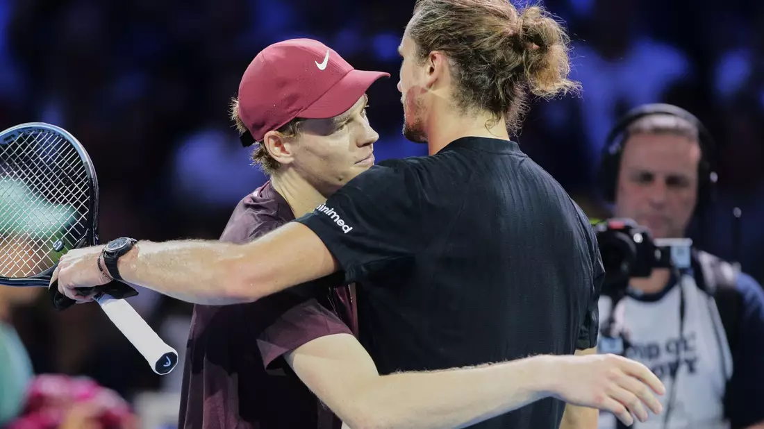 Schätzen und respektieren sich: Jannik Sinner (l) und Alexander Zverev - Bild: Heinz-Peter Bader/AP/dpa