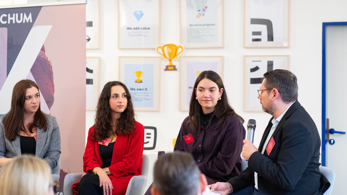 Foto 01: IM DIALOG - Foto: Michael Stifter über pressetext.de