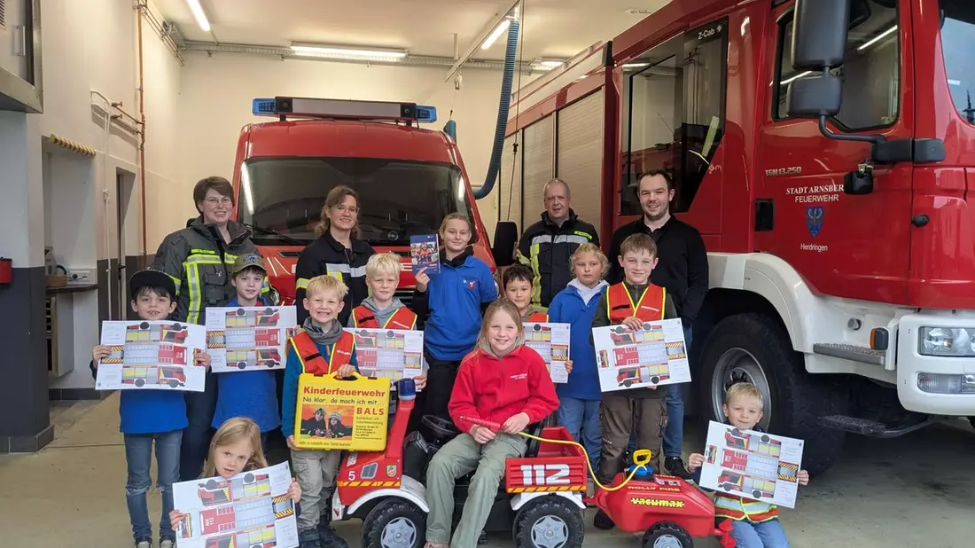 FW-AR: Spenden für den Feuerwehr-Nachwuchs in Herdringen und Oeventrop - Bild: presseportal.de