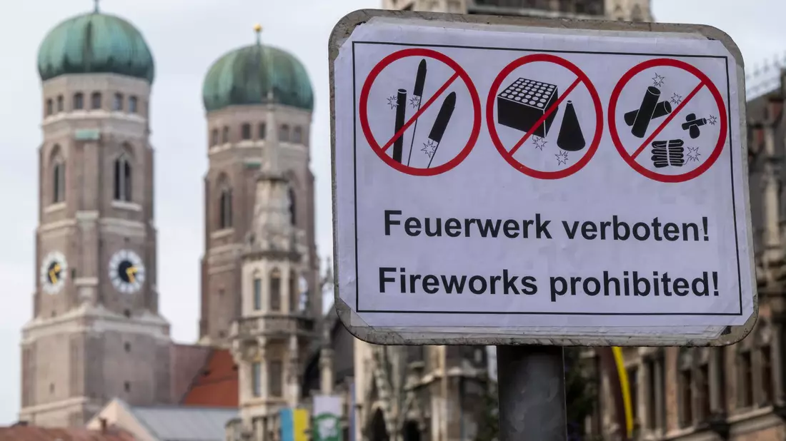 Nur knapp jeder zehnte Befragte sprach sich gegen jegliche Beschränkungen aus - wie etwa Verbotszonen in Altstädten. (Archivbild) - Bild: Peter Kneffel/dpa