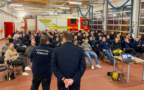 FW-OLL: Gemeindefeuerwehr Großenkneten informiert über Aufbau des Katastrophen- und Zivilschutz - Foto: presseportal.de