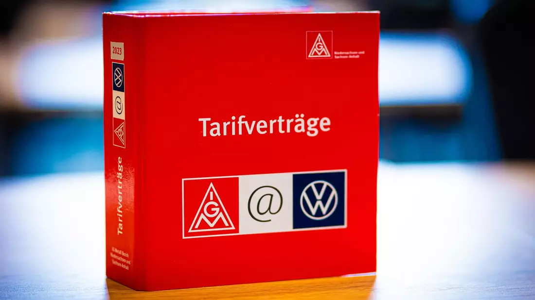 Die Tarifparteien bei VW wollen in den kommenden Monaten ein neues Entgeltsystem verhandeln.  - Bild: Moritz Frankenberg/dpa