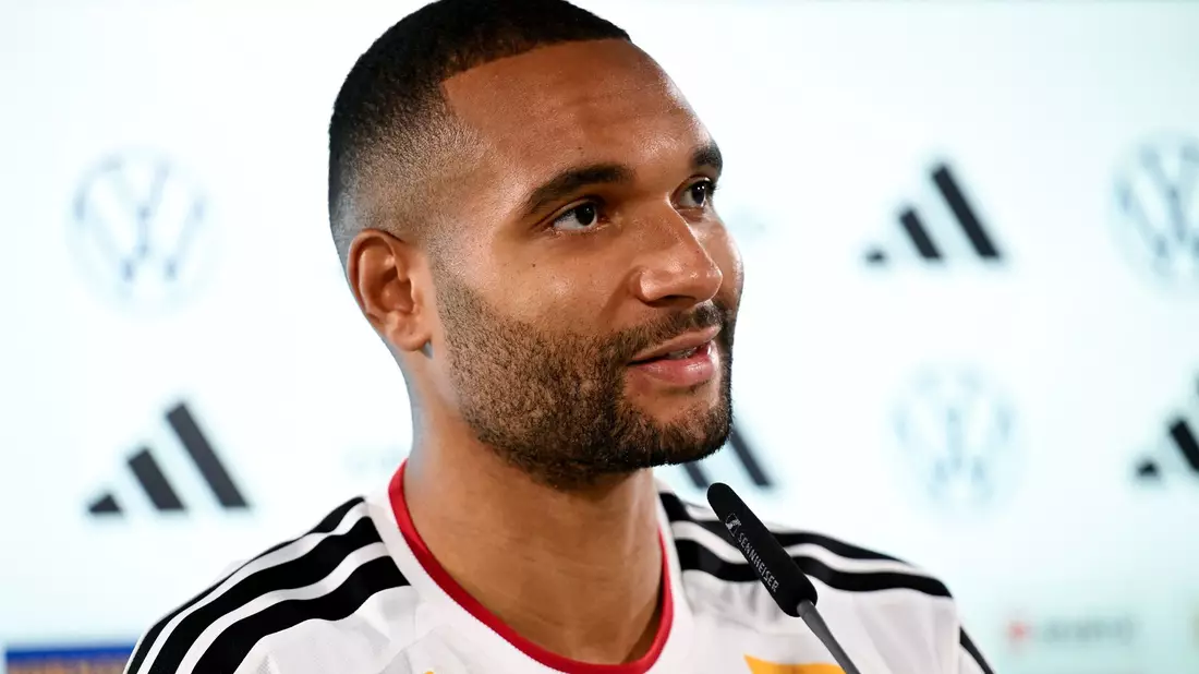 Jonathan Tah hat keine Zweifel an der direkten WM-Qualifikation. - Bild: Julian Stratenschulte/dpa
